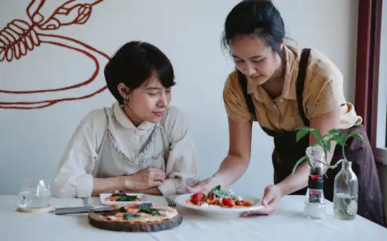 為什麼這家飲料店的顧客總是排隊？揭開他們的成功秘訣！