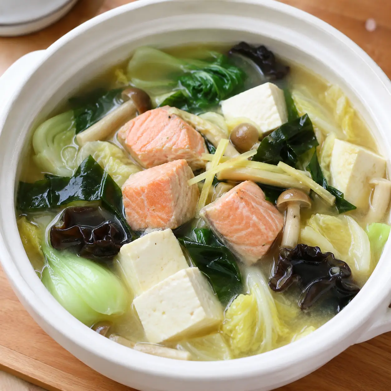 味噌鮭魚豆腐海帶鍋