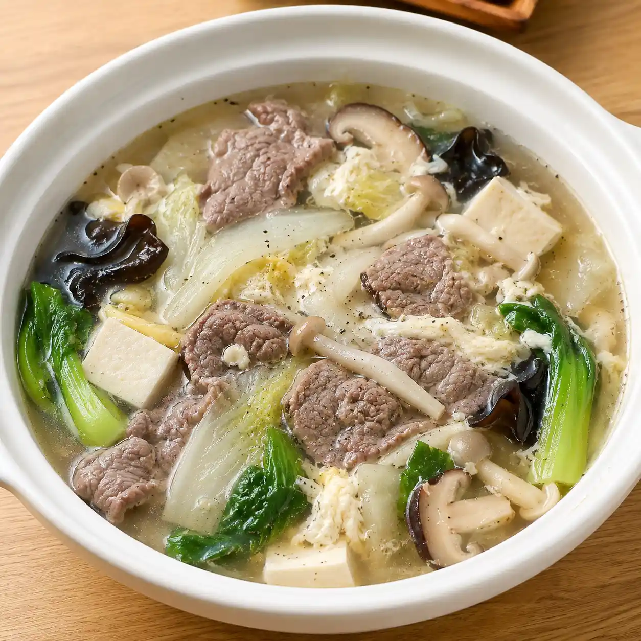 胡椒白菜雙菇牛肉湯