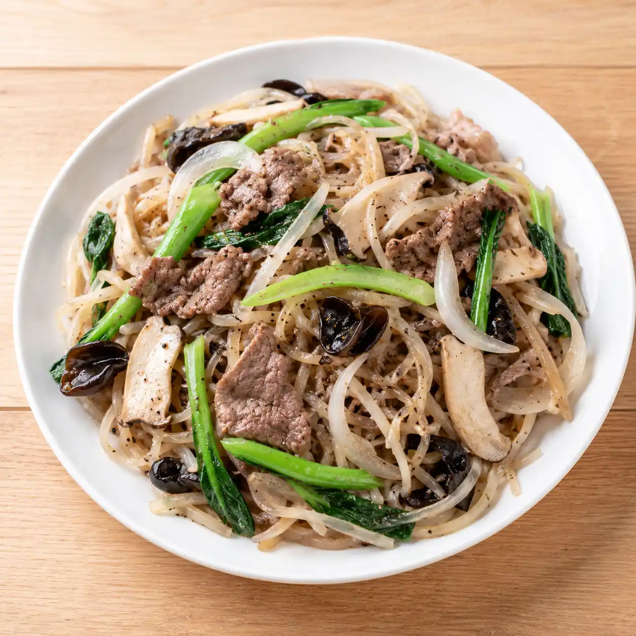 黑胡椒瘦牛蘿蔔絲炒麵感