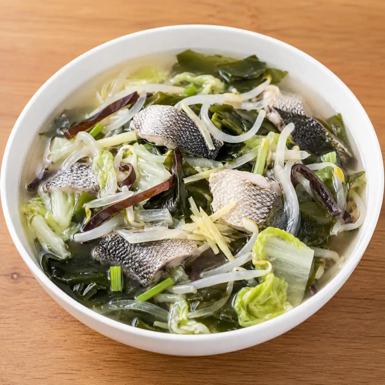 薑絲魚皮海帶豆芽羹