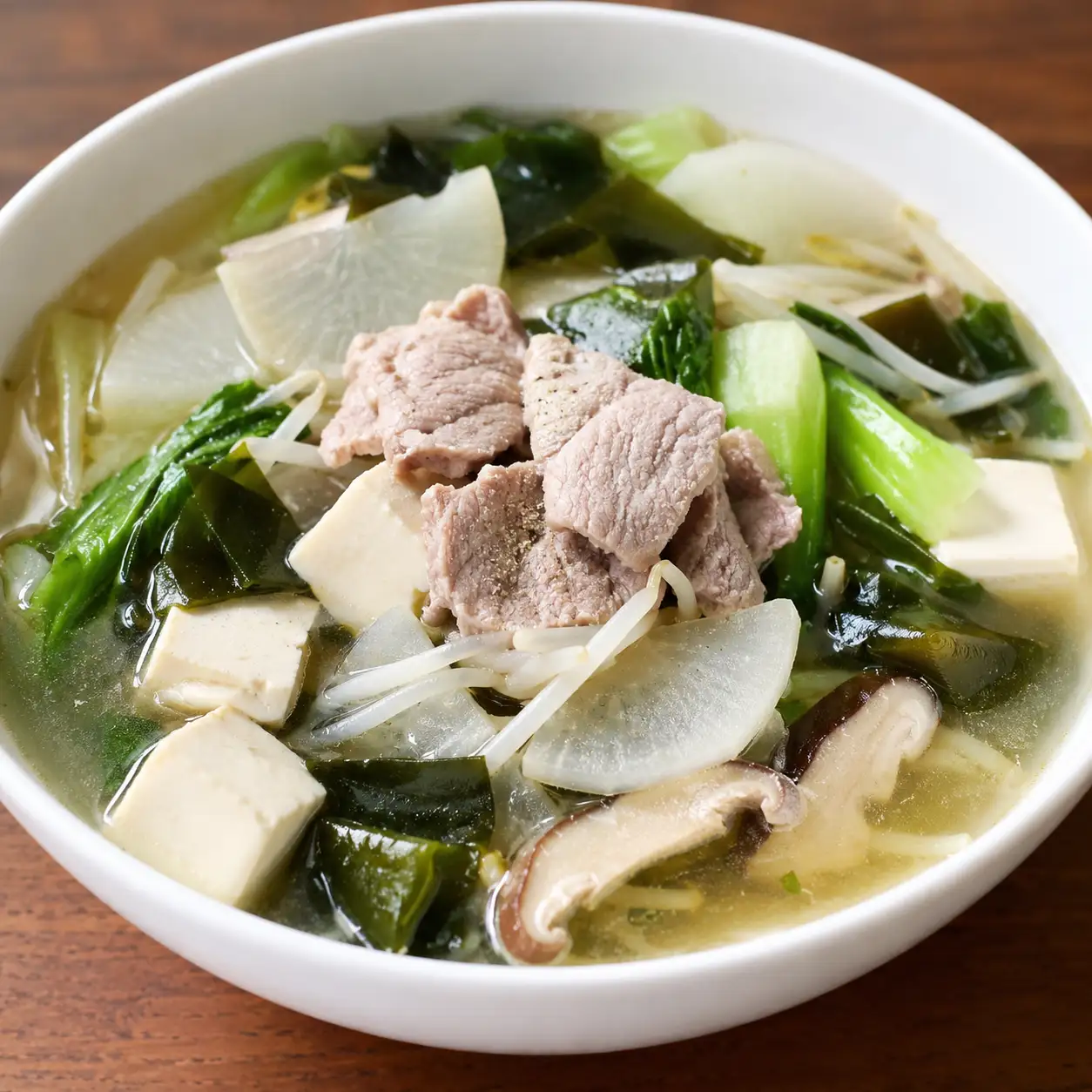 蒜胡椒瘦肉片海帶芽豆腐湯