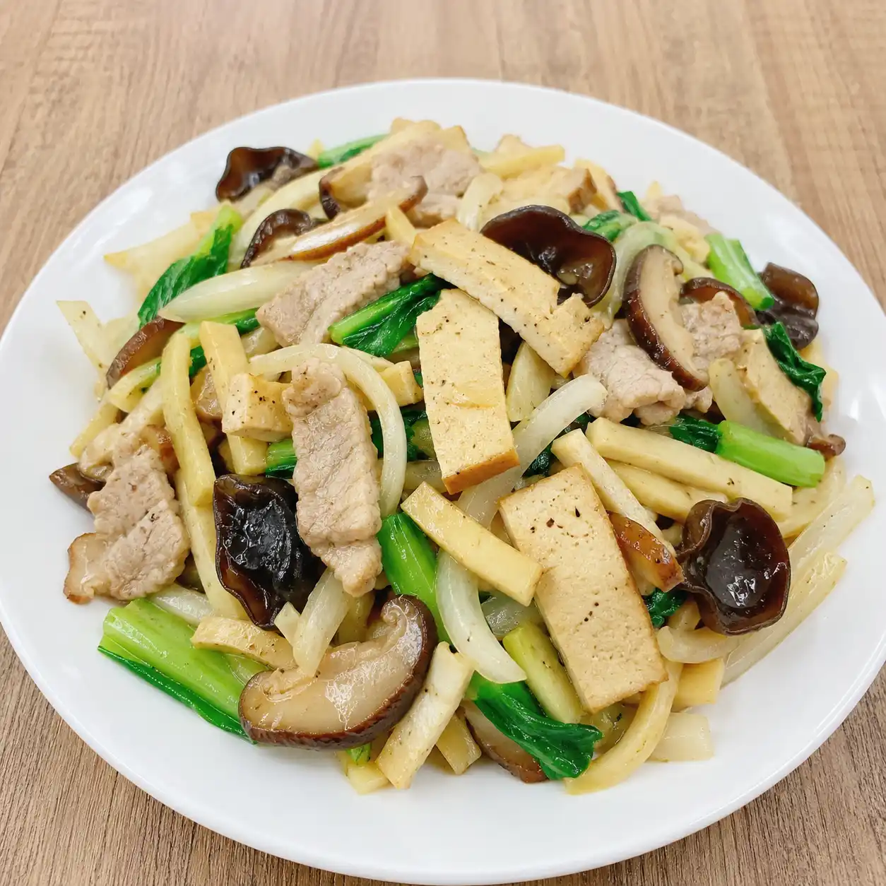 蒜香白胡椒豆干肉片炒筍絲