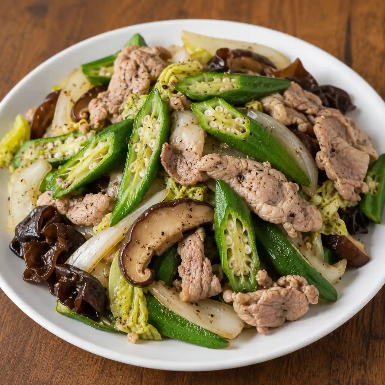 蒜香胡椒瘦肉片秋葵滑口炒