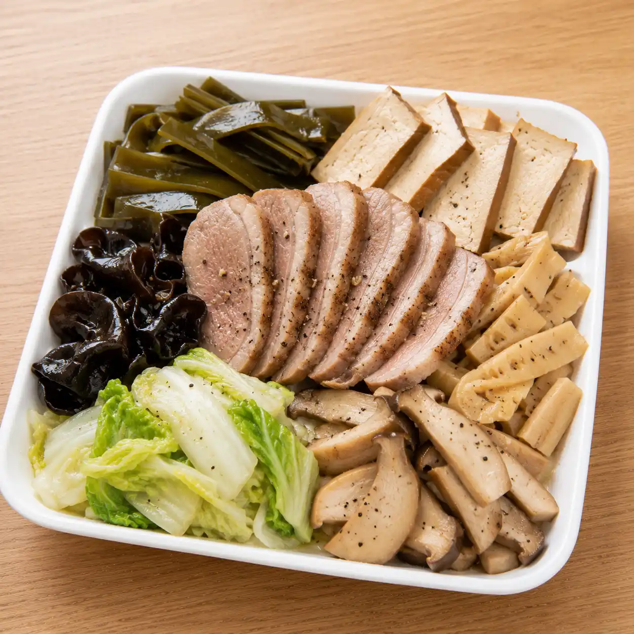 胡椒鴨胸豆干蔬菜盤