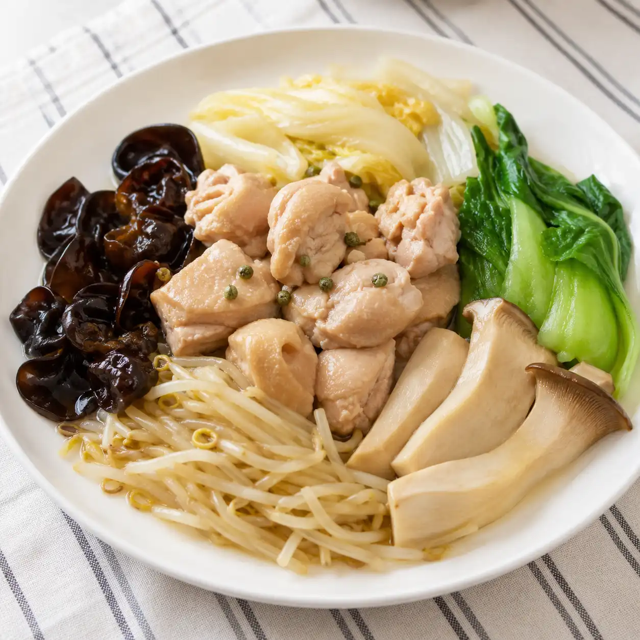 青花椒雞肉木耳滷味盤