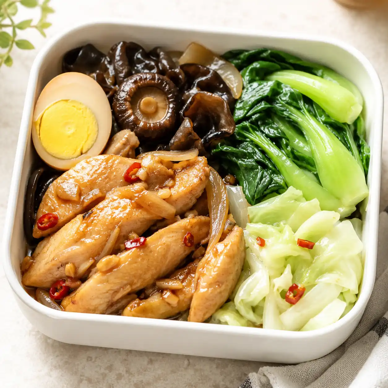 蒜辣滷雞肉青菜雙拼盒