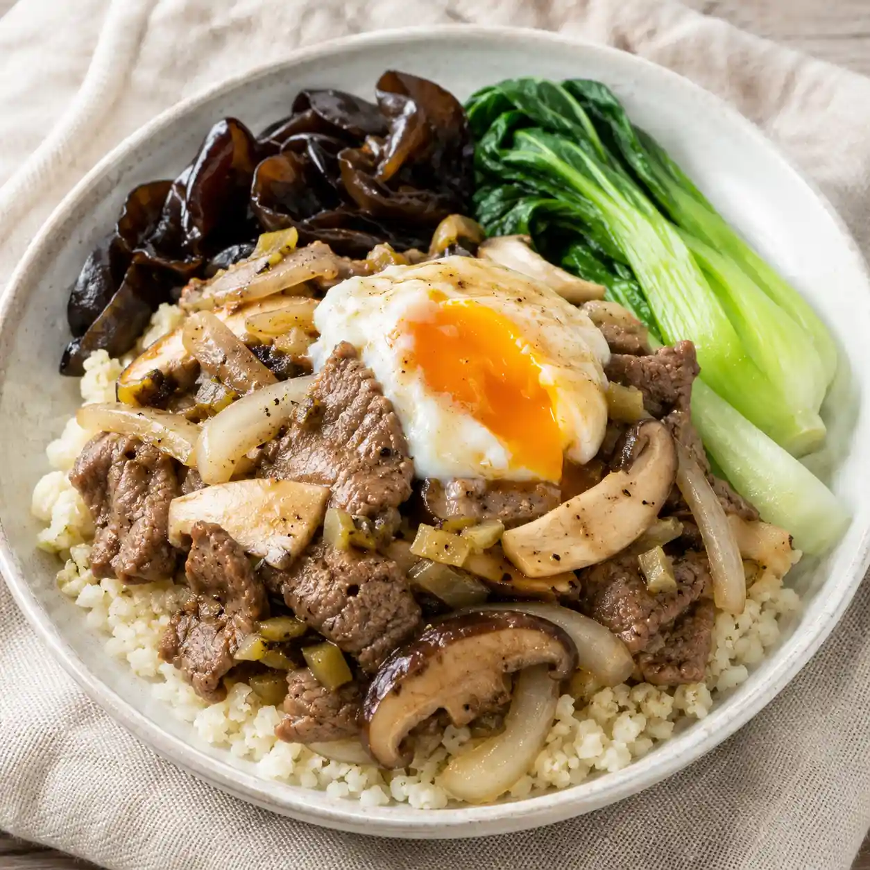 牛瘦肉香菇瓜仔菇菇飯碗