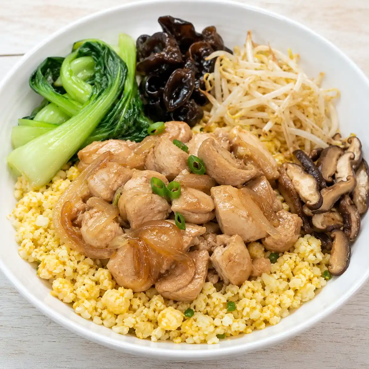 洋蔥花椰蛋花滷雞腿飯感餐