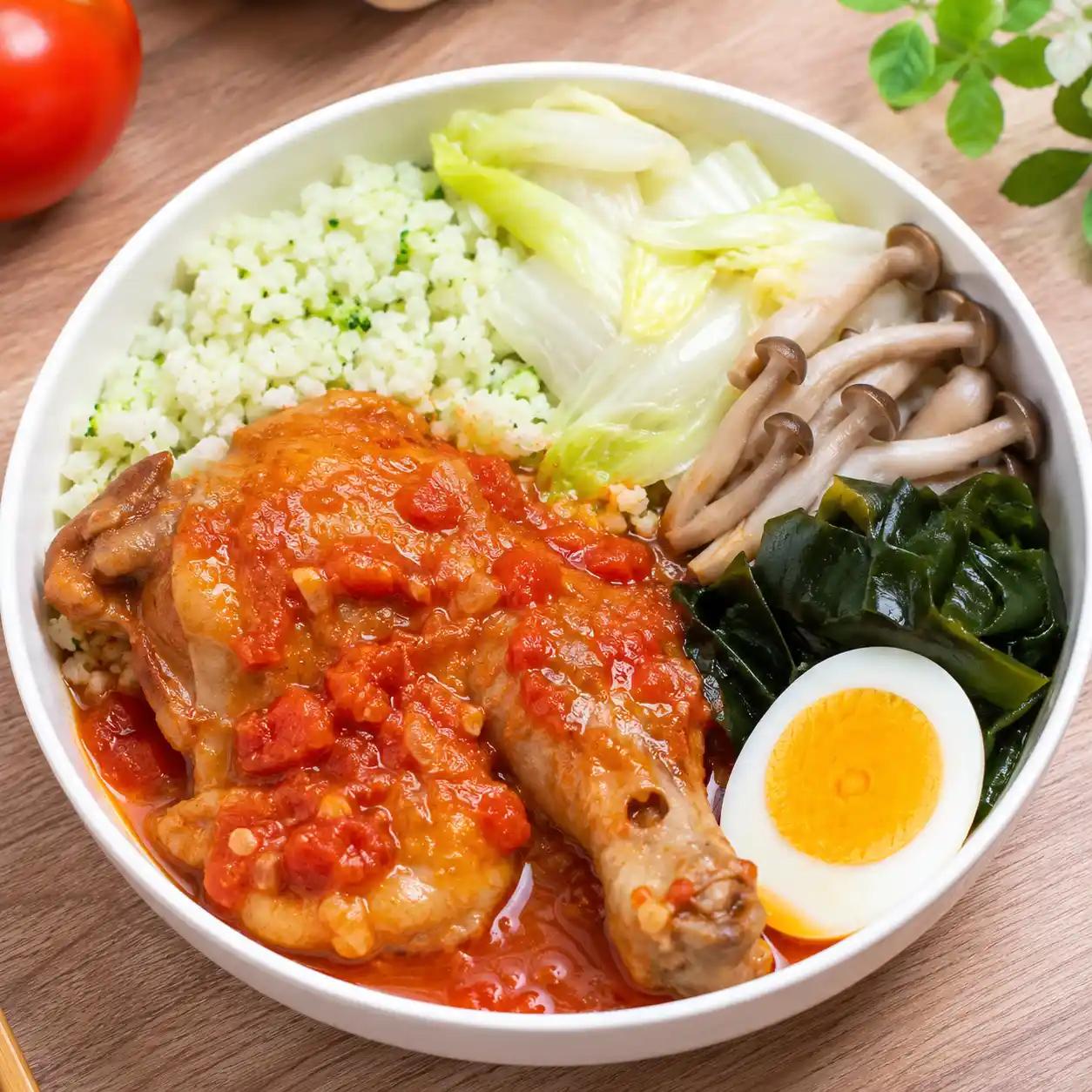 番茄酸香滷雞腿蔬菜飯感餐