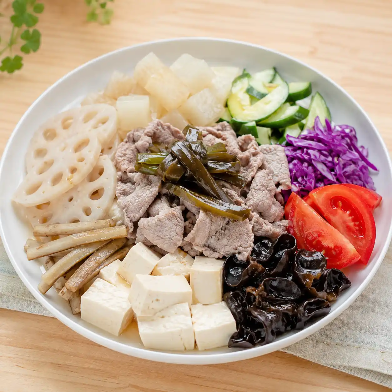昆布牛肉豆腐蓮藕白蘿蔔主菜
