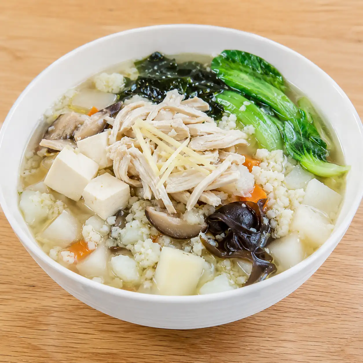 薑絲雞胸山藥白蘿蔔湯飯碗