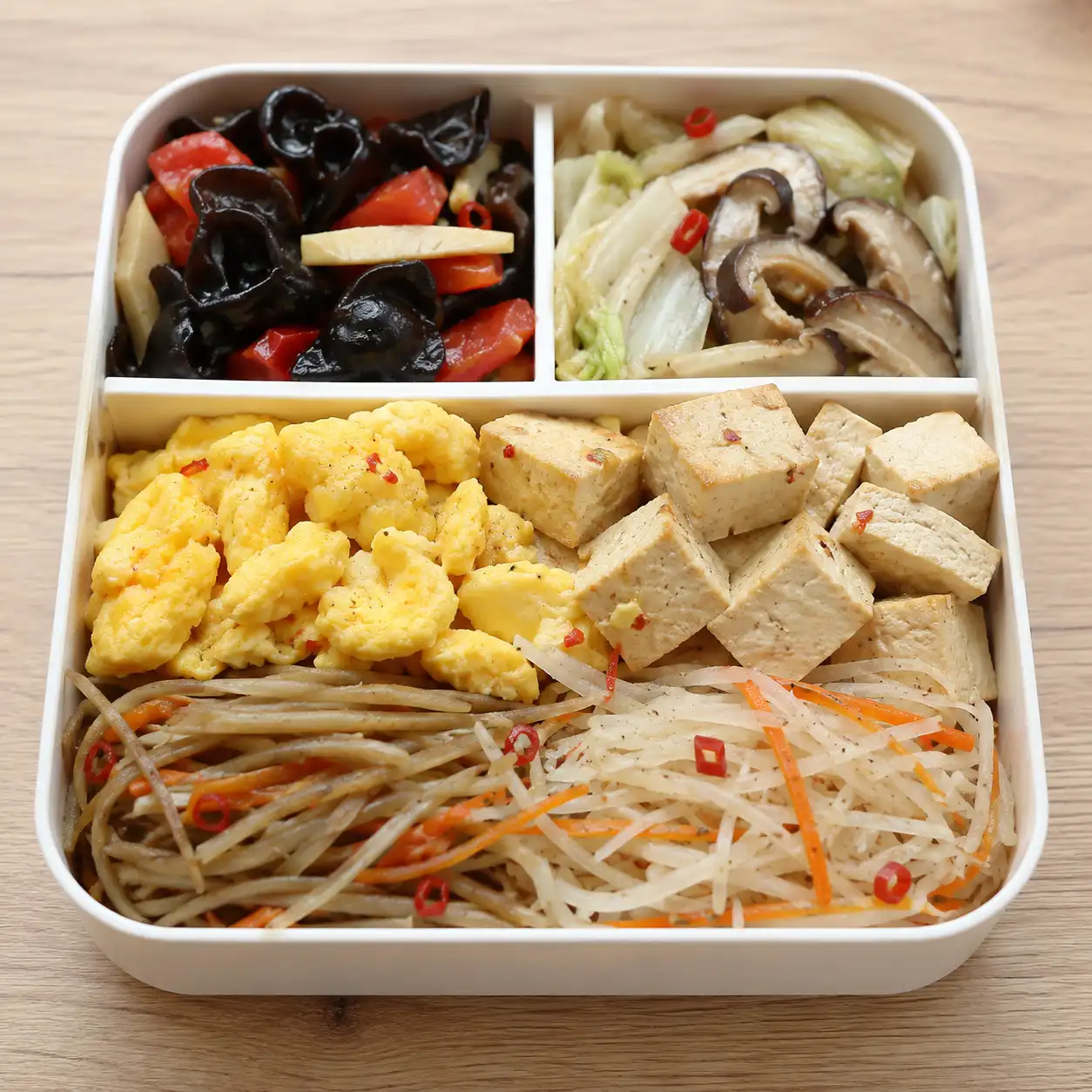 酸辣木耳蛋豆腐牛蒡便當
