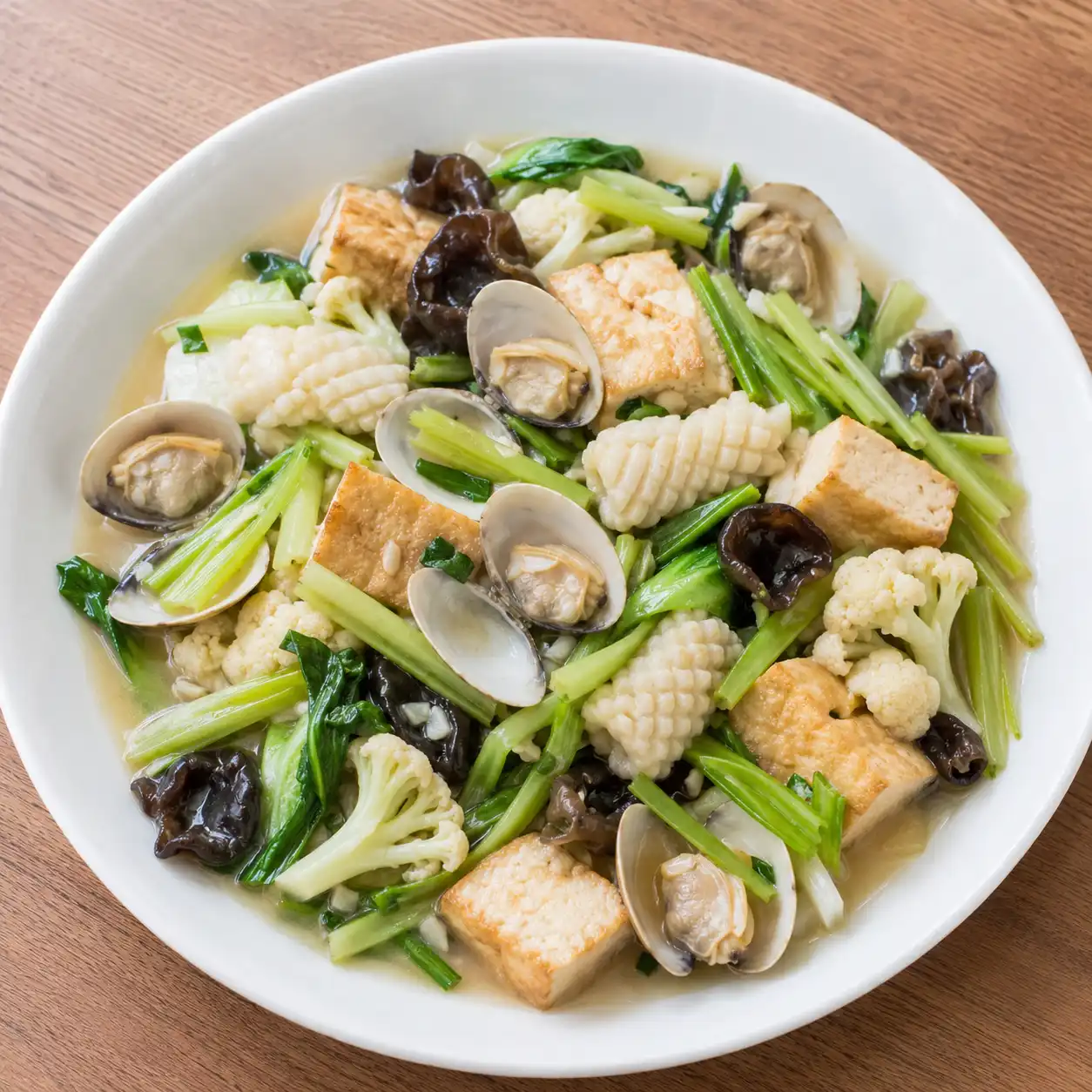 芹菜昆布蛤蜊花枝豆腐