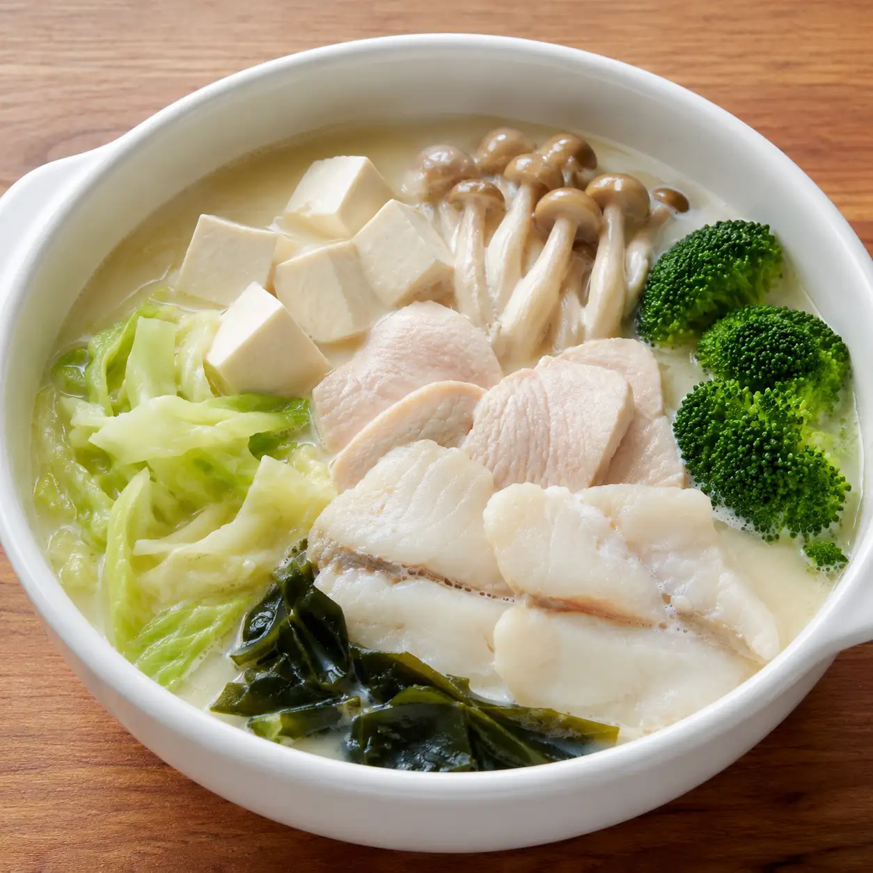 豆漿白湯雞肉魚片菇菜鍋