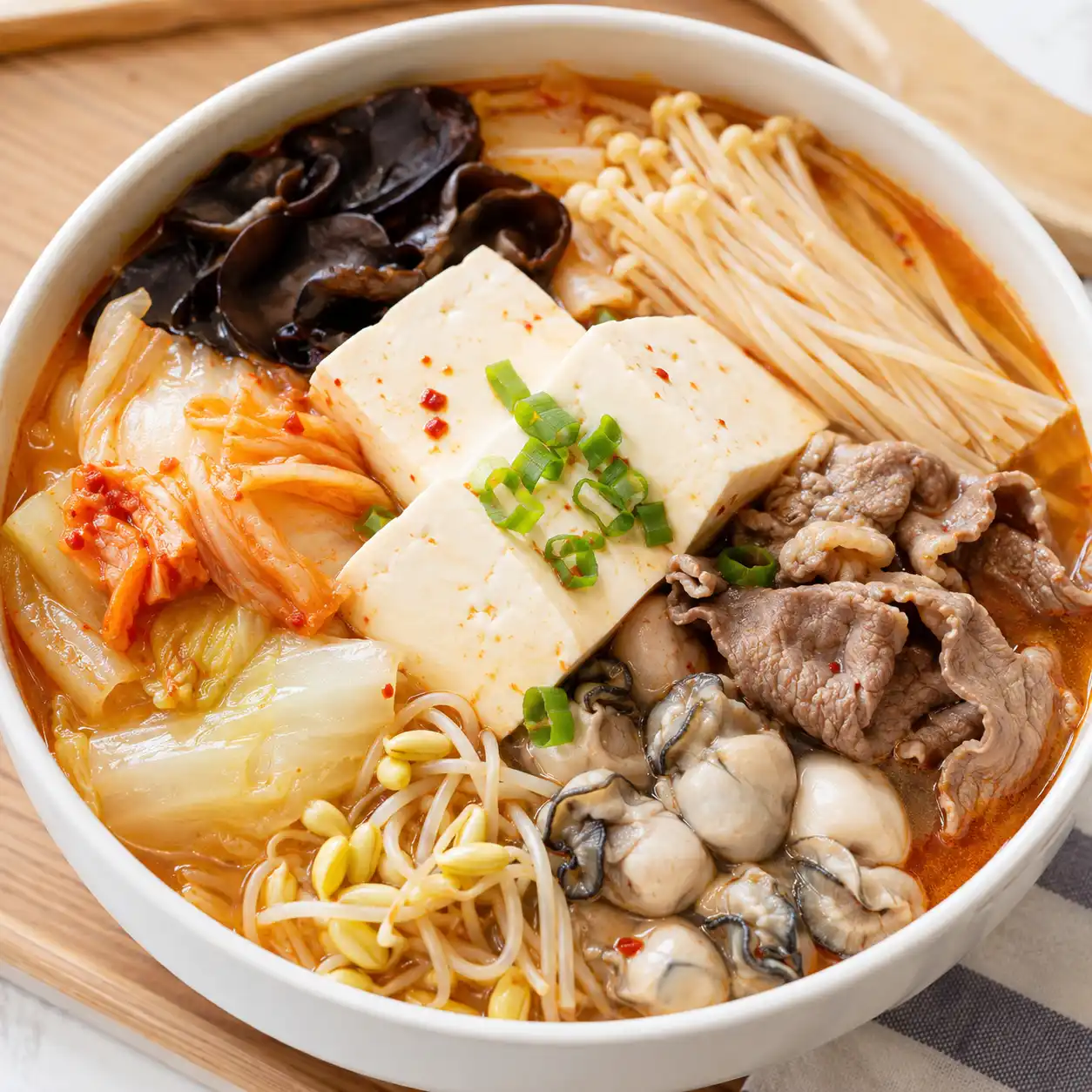 泡菜豆腐牛肉鮮蚵鍋