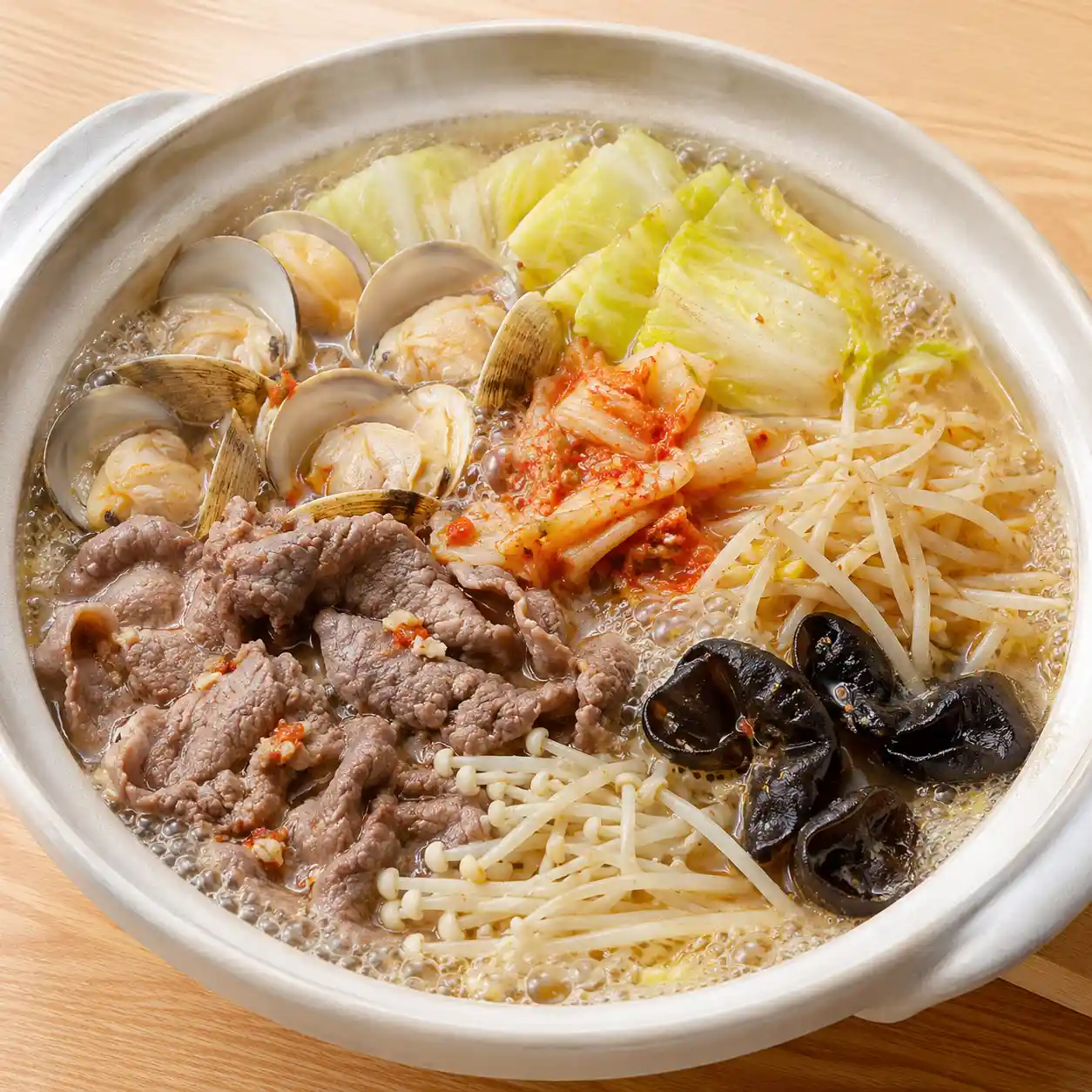 泡菜花椒牛肉蛤蜊鍋