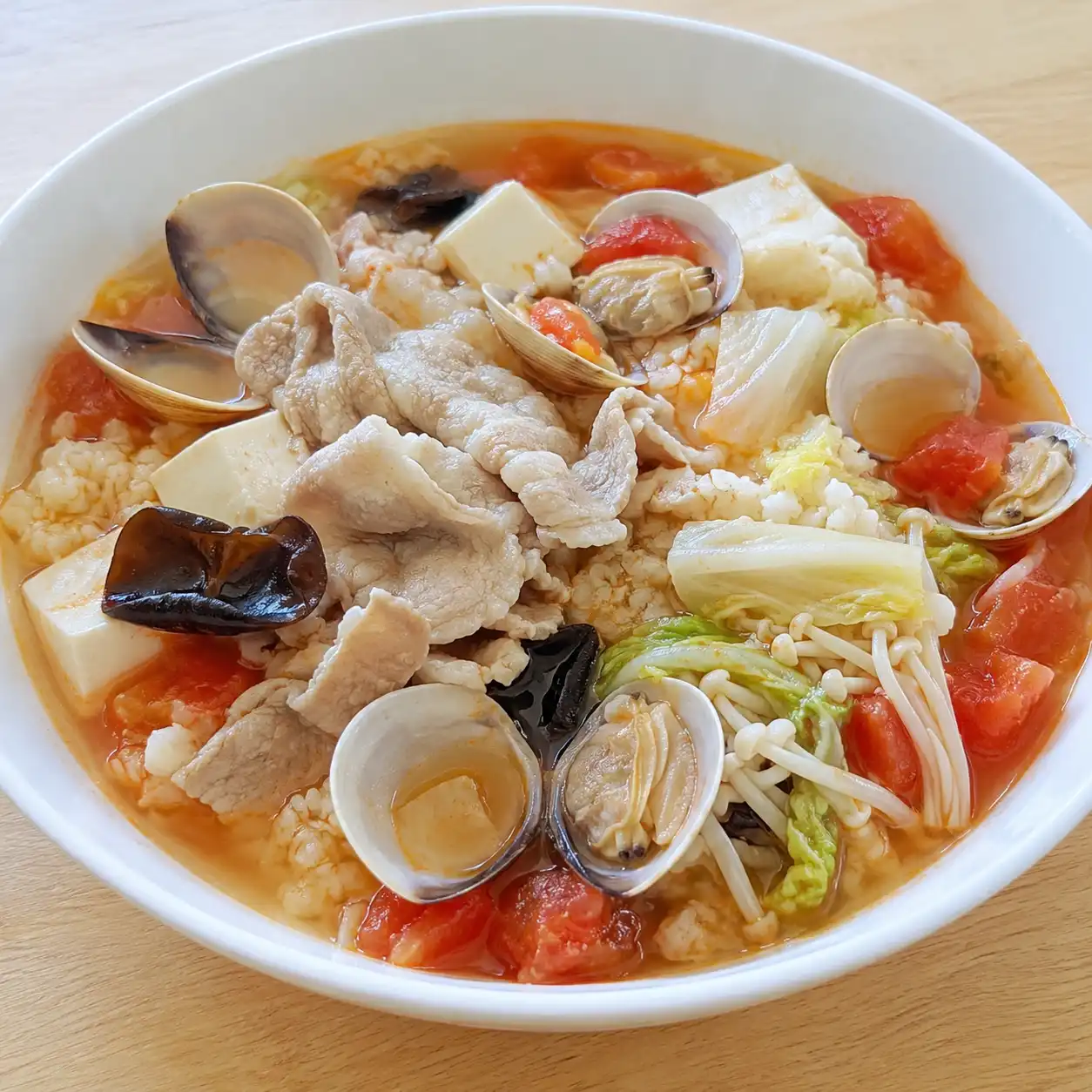 番茄蛤蜊豆腐肉片湯飯感