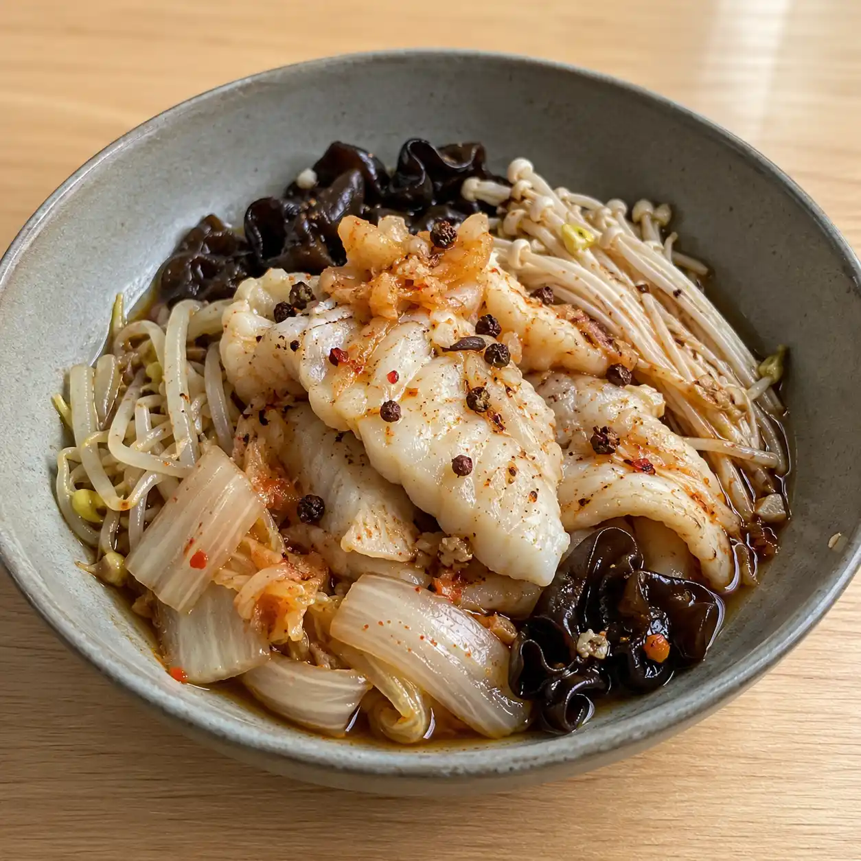 椒麻烏醋泡菜魚片冷滷