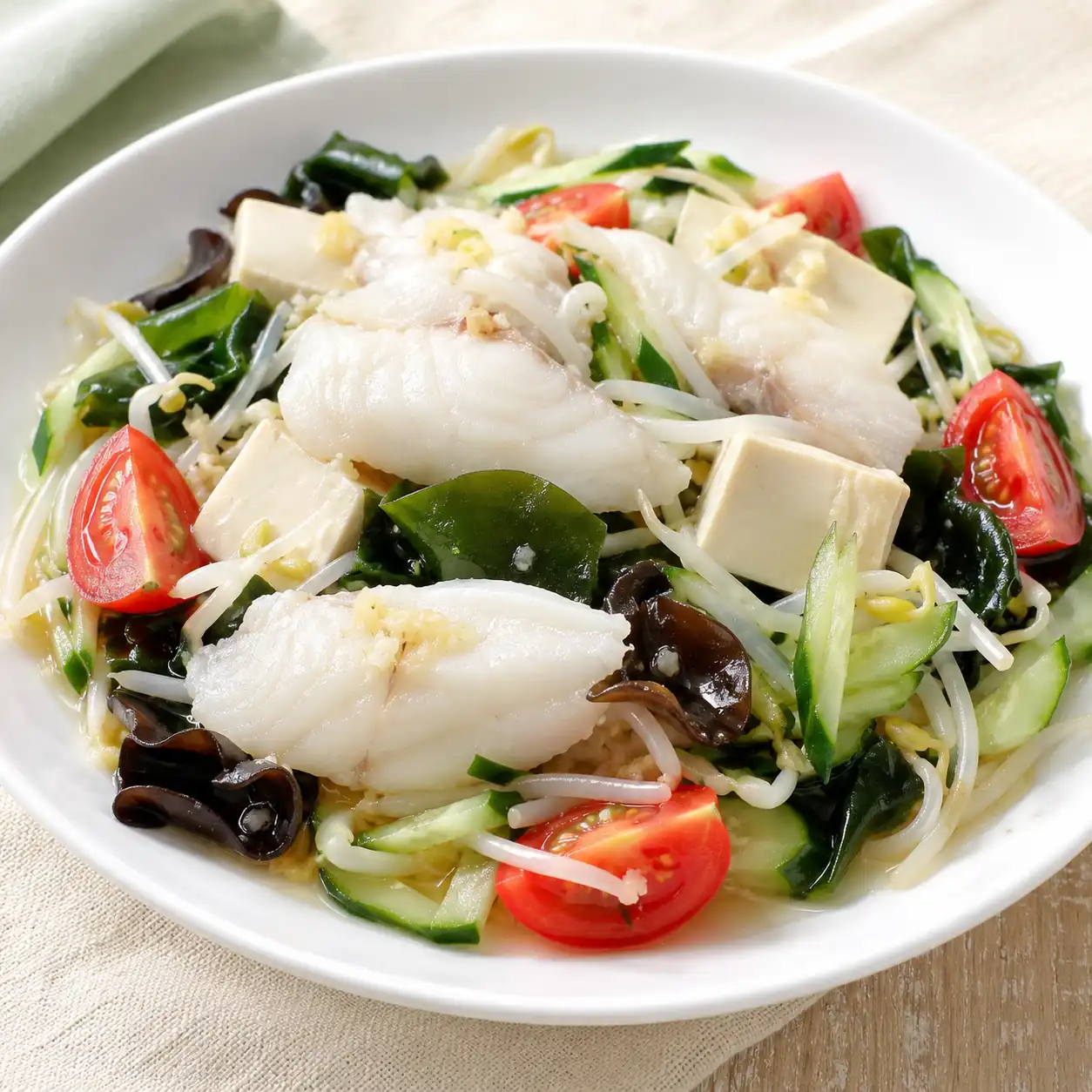 海帶芽豆芽魚片豆腐涼拌