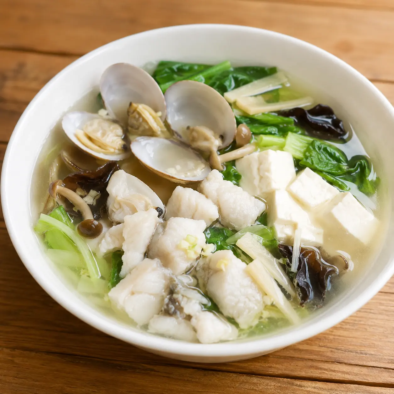 蛤蜊小白菜魚丸感豆腐湯