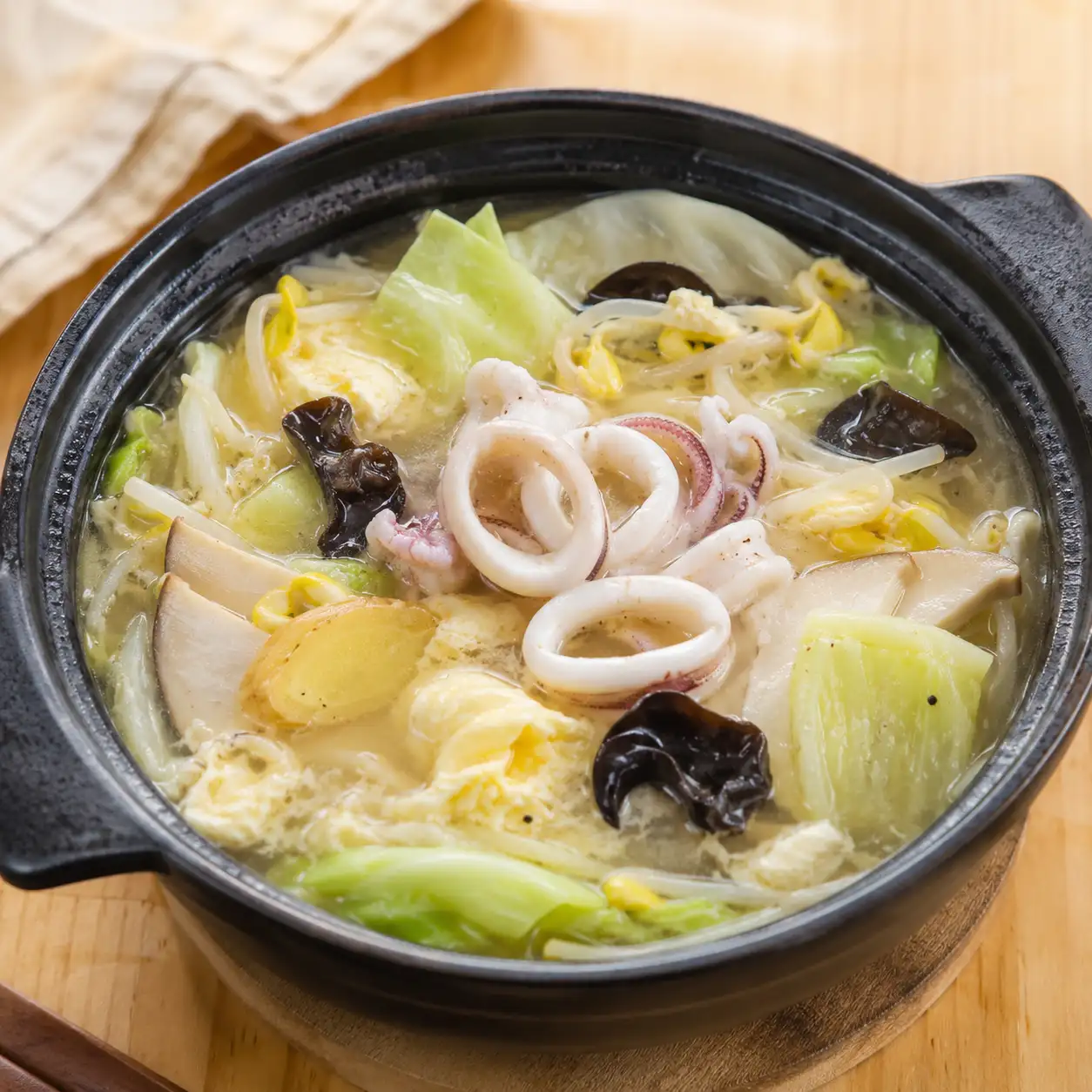 白胡椒魷魚高麗菜鍋