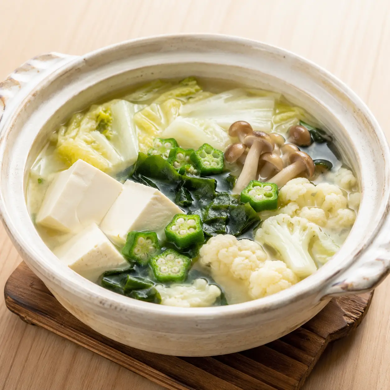 味噌豆腐秋葵海藻鍋