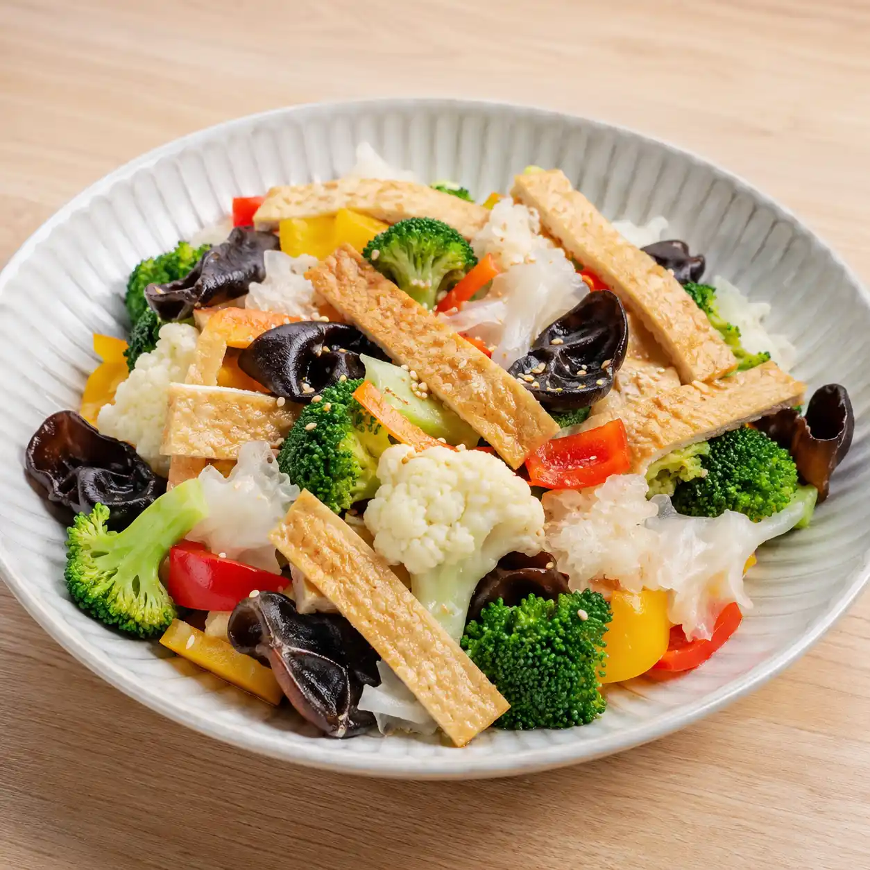 胡麻豆皮雙耳花椰溫沙拉