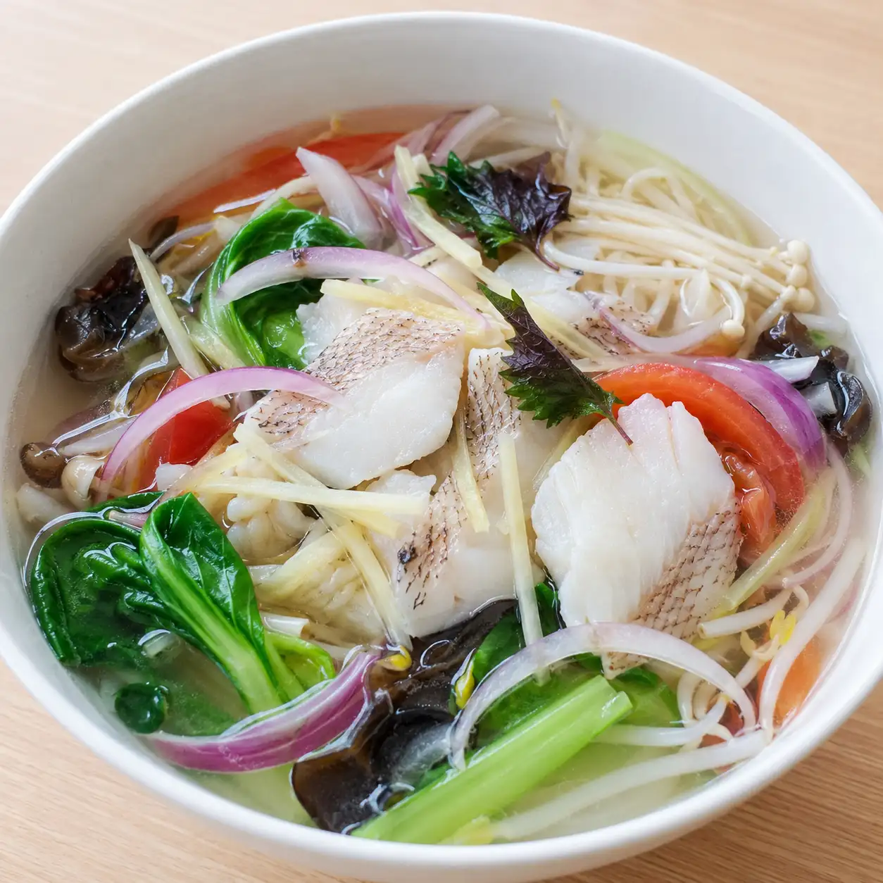 紫洋蔥薑絲魚片清湯餐