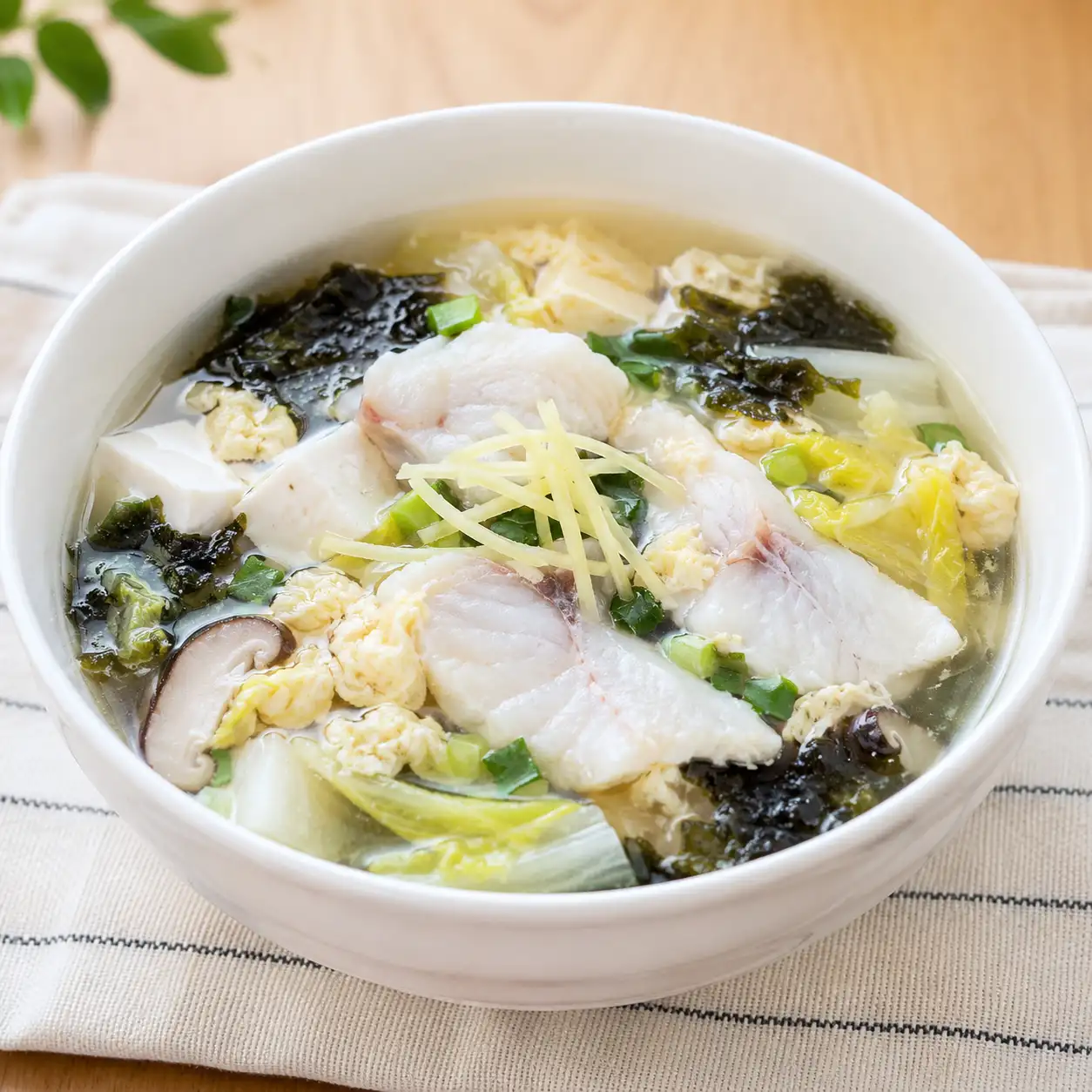 紫菜蛋花白肉魚湯