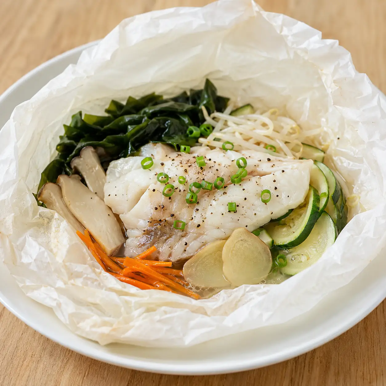 昆布海帶芽紙包白肉魚