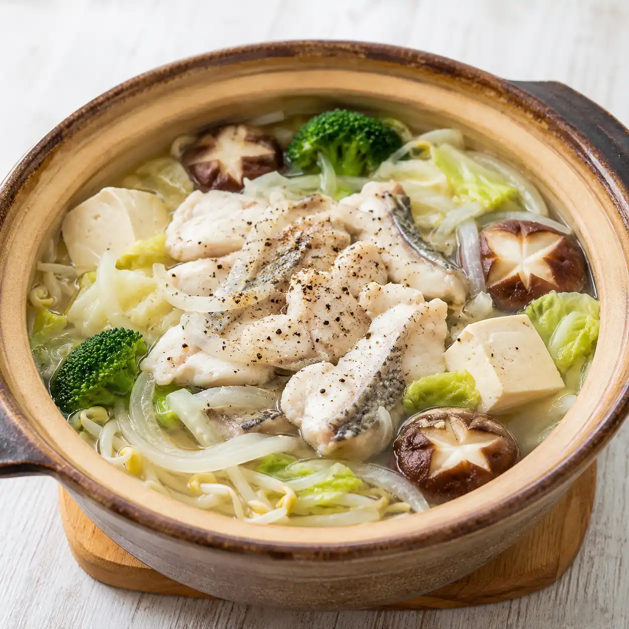 洋蔥黑胡椒魚片湯泡鍋