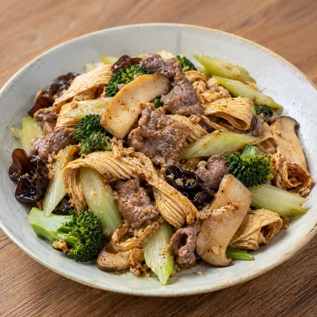 麻辣豆皮牛肉菇菜乾拌