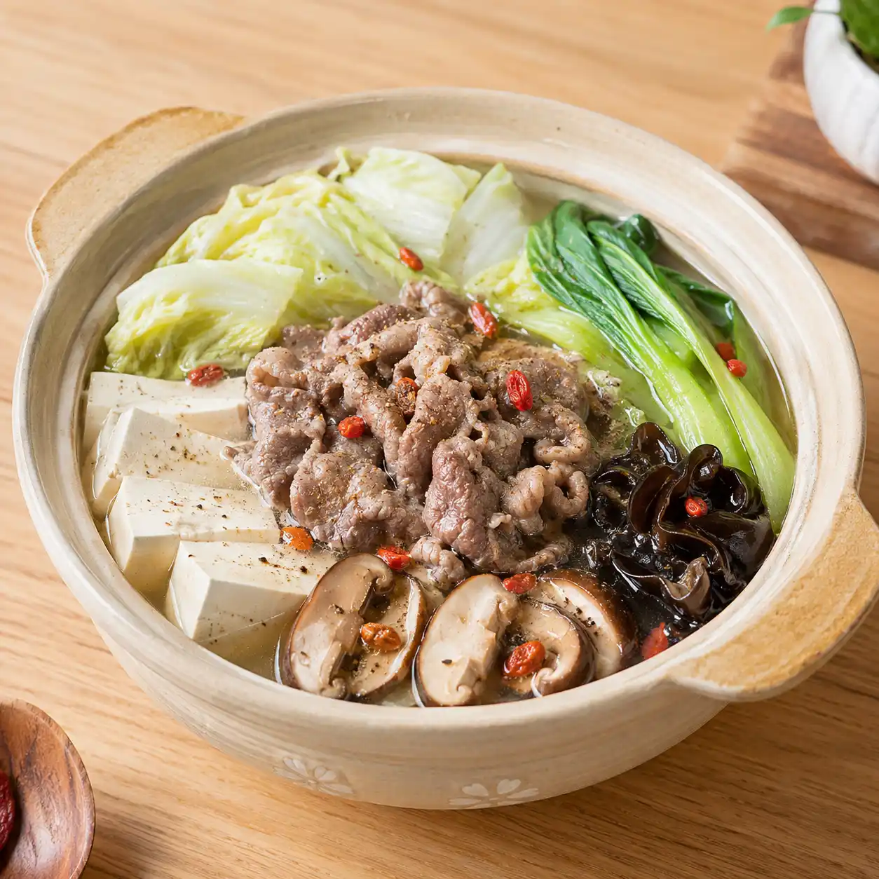 藥膳胡椒麻辣牛肉香菇鍋