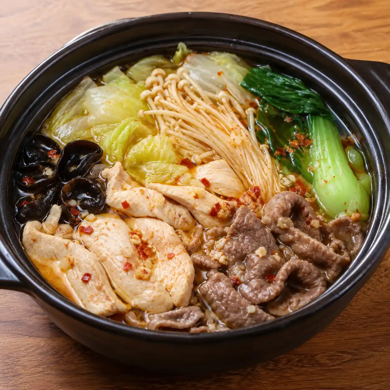 麻辣牛肉雞胸雙蛋白菇鍋