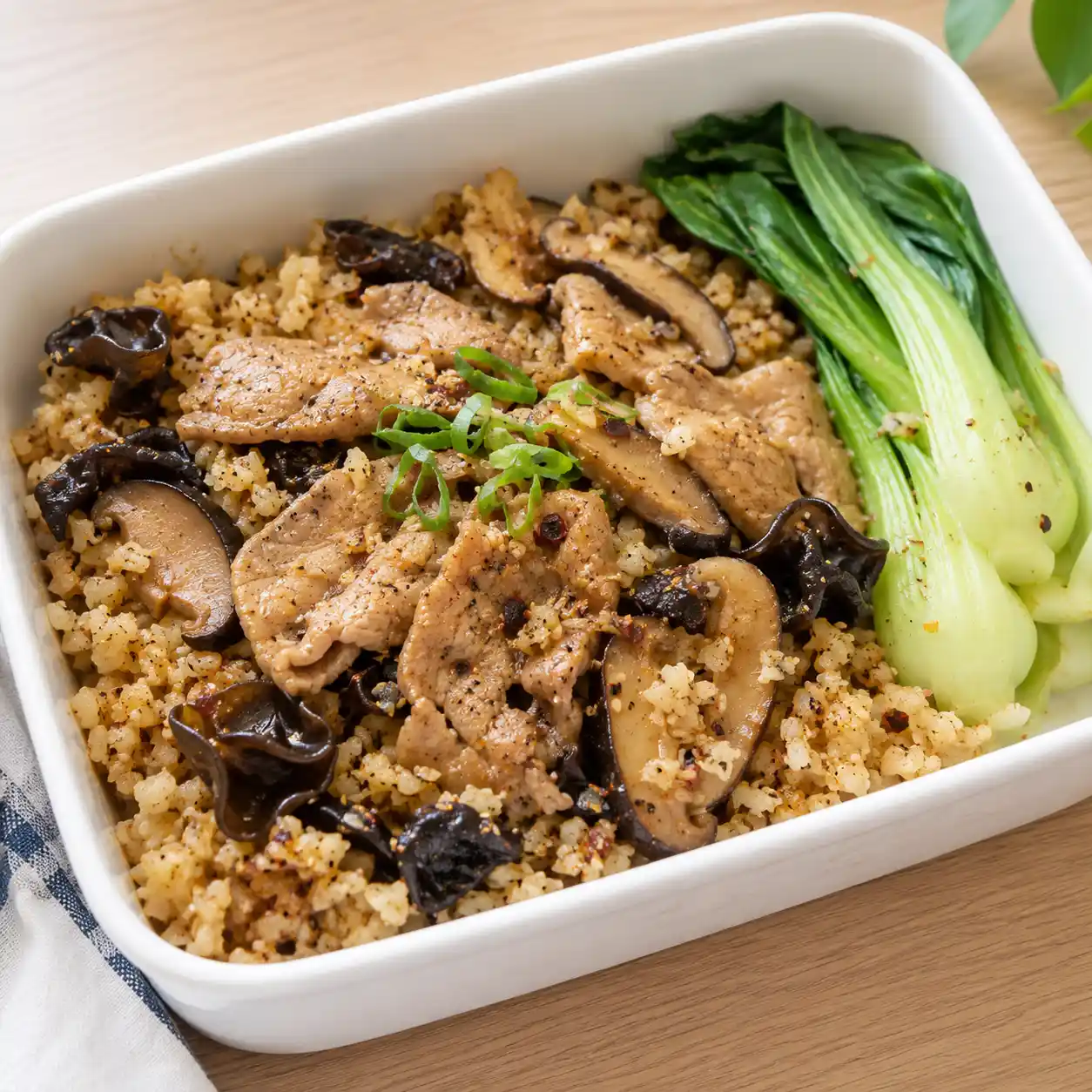 麻辣豬里肌花椰米飯感盒