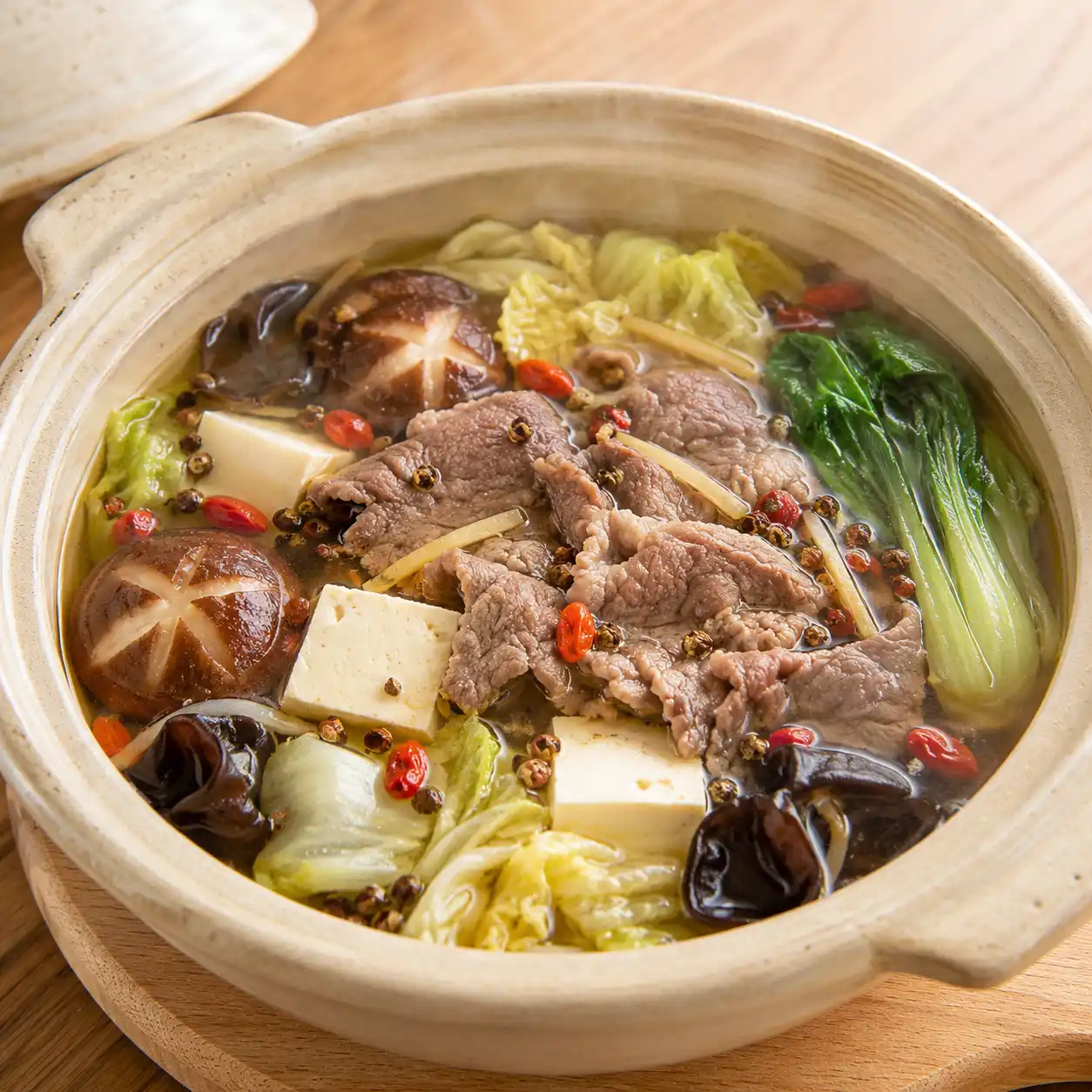 枸杞胡椒麻辣牛肉香菇鍋