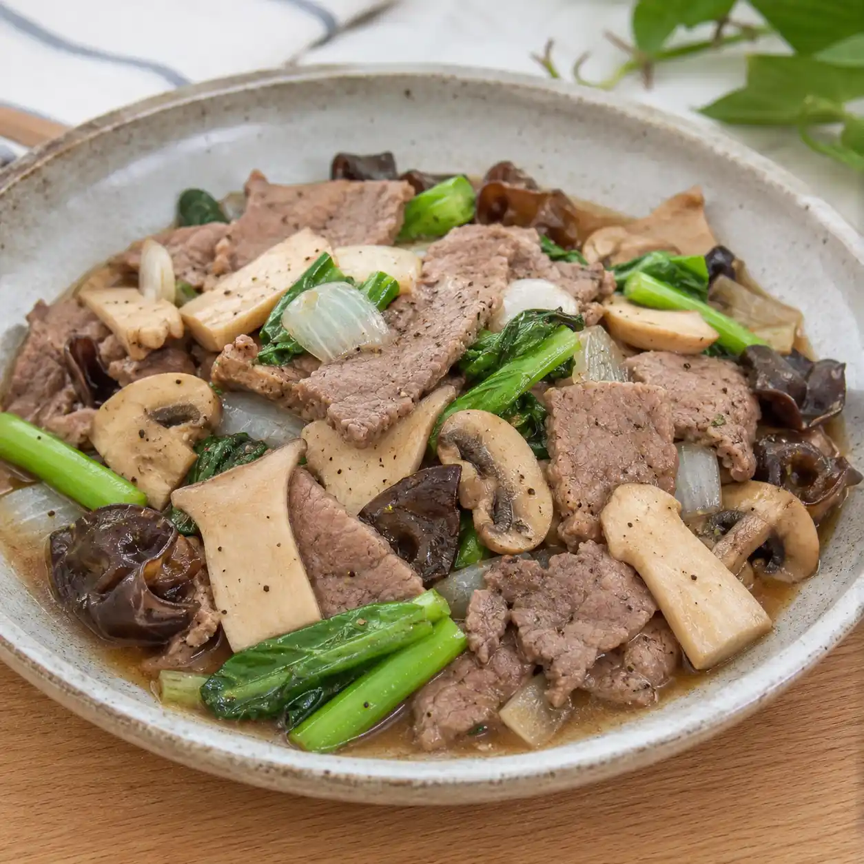 黑胡椒牛肉杏鮑混菇鍋