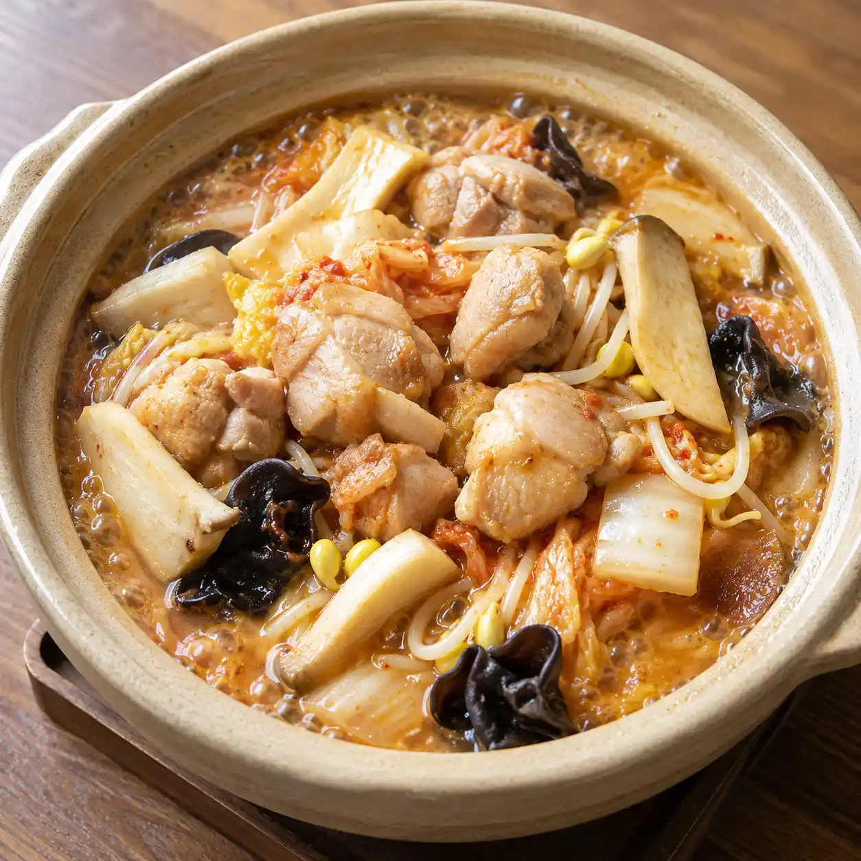 泡菜雞腿杏鮑菇豆芽煲