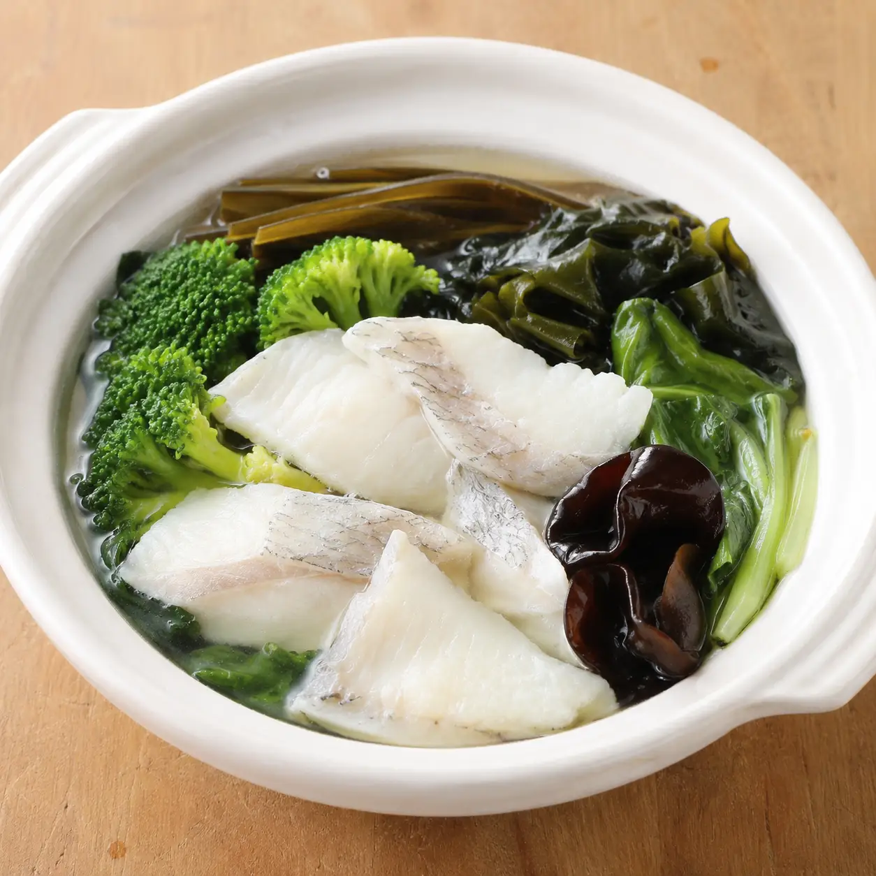 昆布魚片木耳海藻鍋