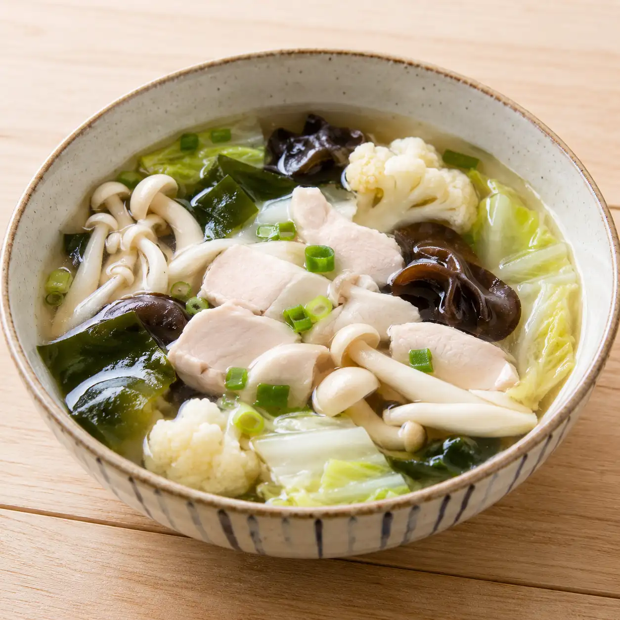 昆布雞胸雪白菇海藻湯