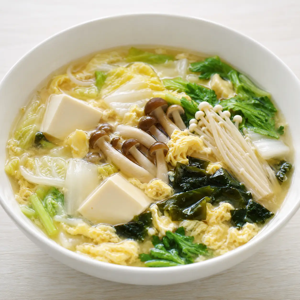 味噌豆腐鴻喜菇蛋花煮