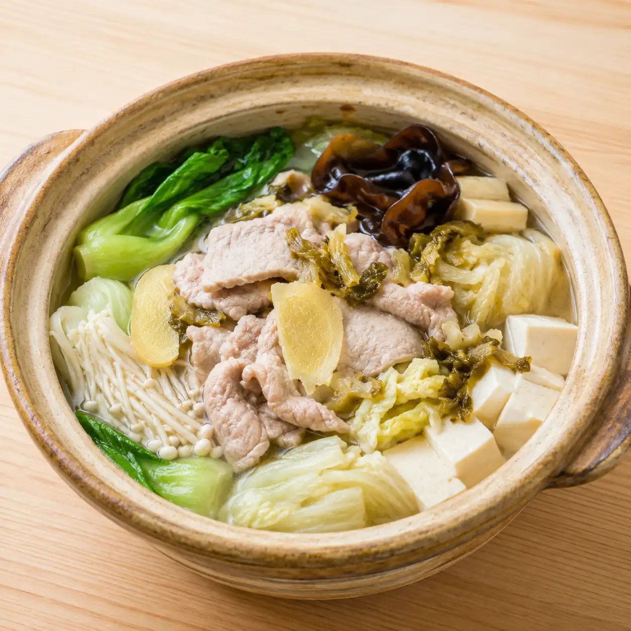酸菜里肌豆腐菇小煲