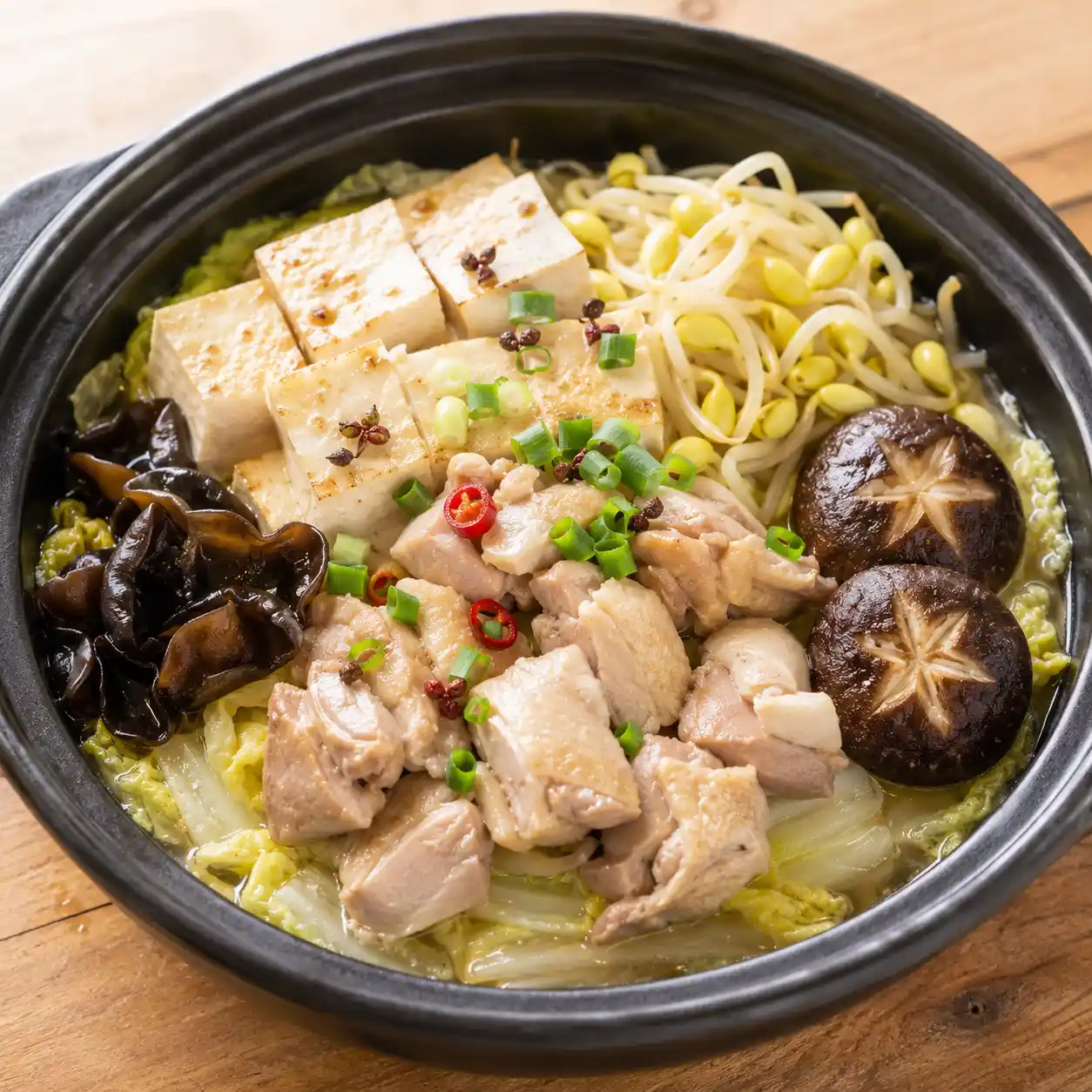 麻香去皮雞腿白菜豆腐疊煮