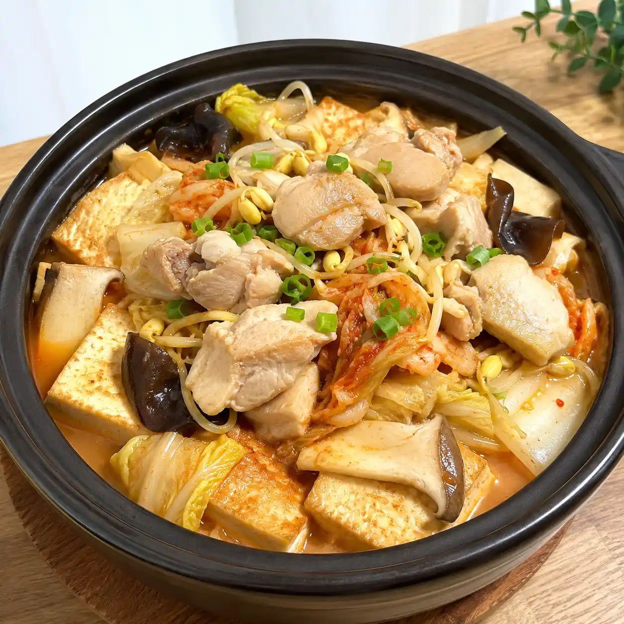 泡菜雞腿豆芽豆腐鍋