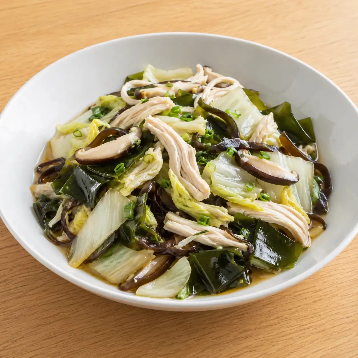 昆布雞胸海藻冷拌葉菜
