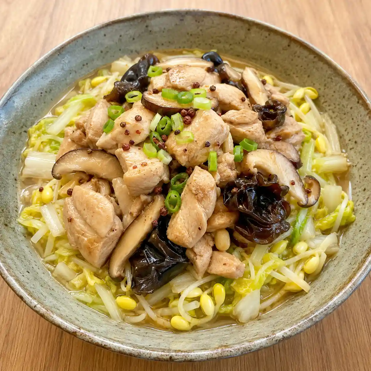 麻香雞腿白菜豆芽大碗