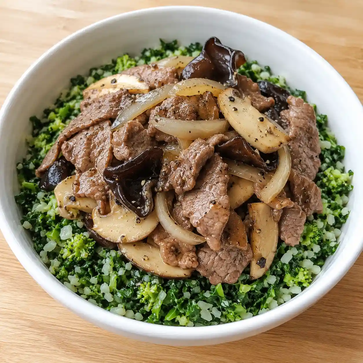 黑胡椒瘦牛芥藍葉飯碗