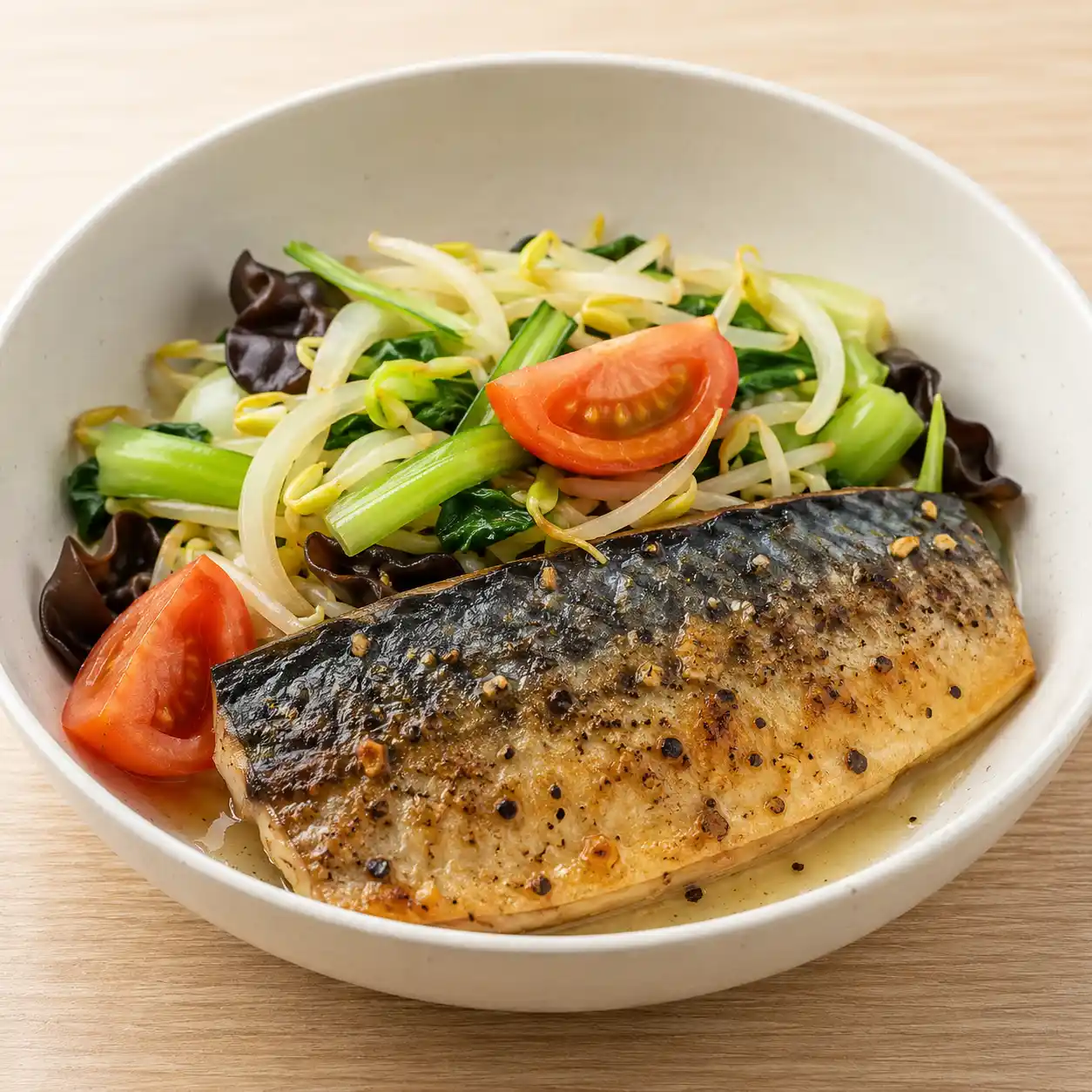 薄鹽蒜香鯖魚豆芽盤