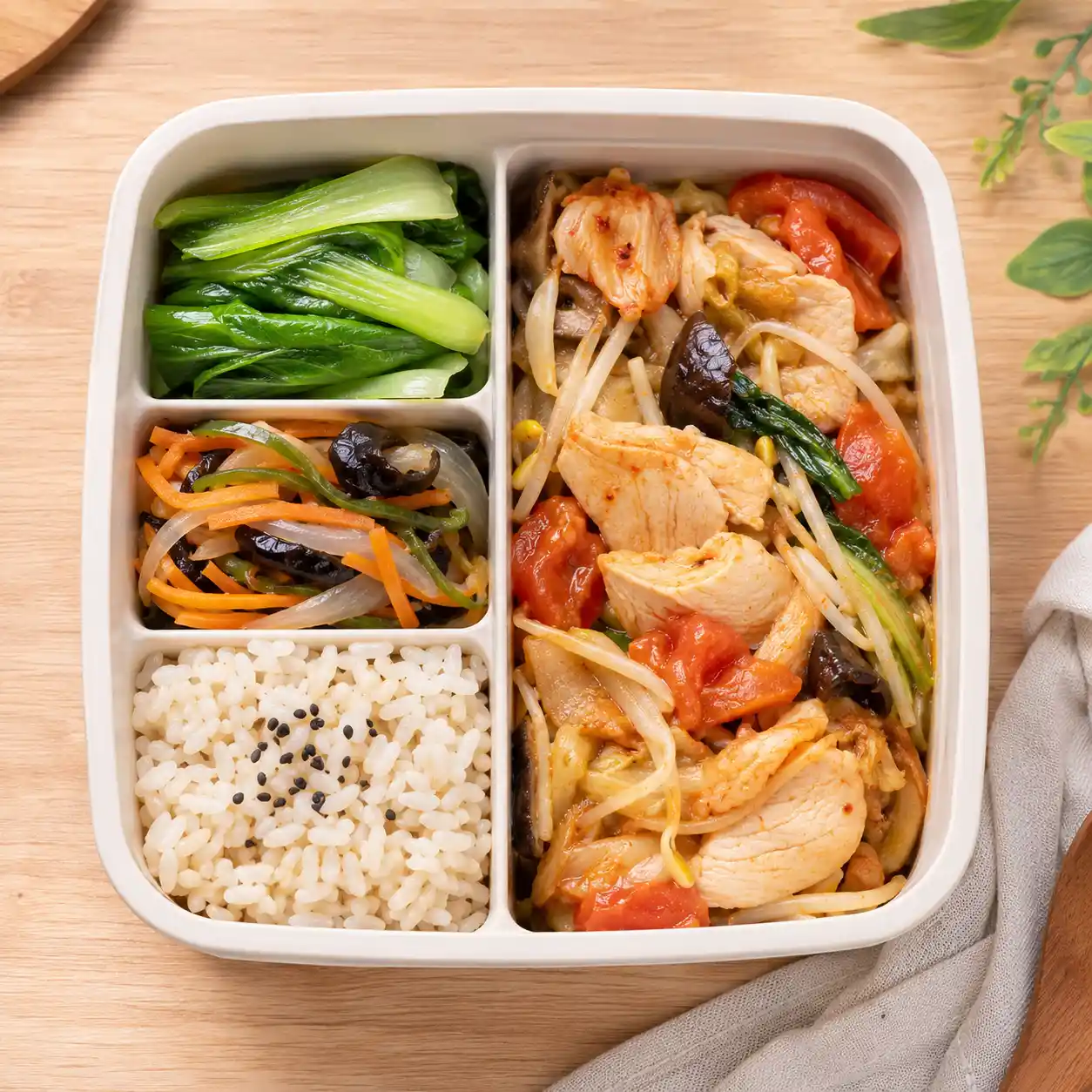 番茄泡菜雞胸餐盒